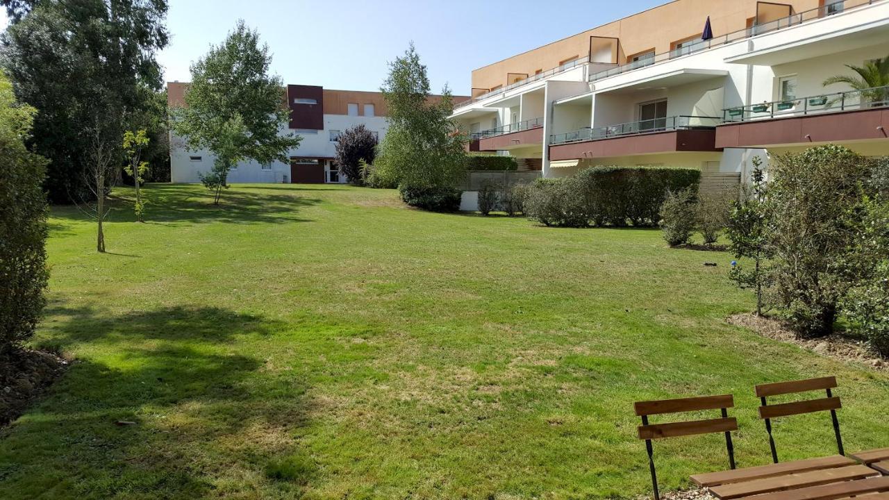 Charmant Studio Residence Avec Terrasse Jardin Au Centre De Vannes Luaran gambar